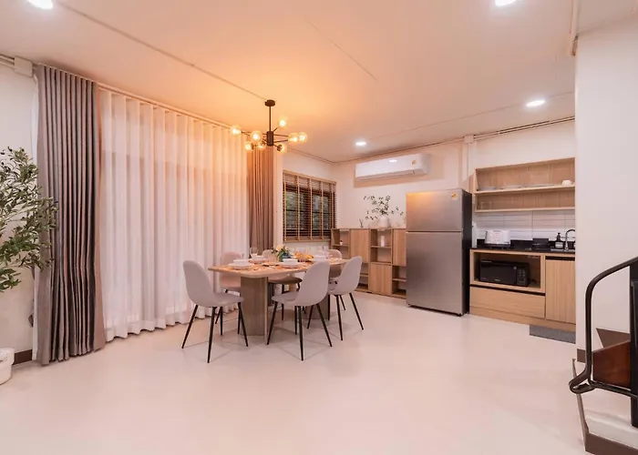 Apartment Thonglor|spacious 4br4ba, Fast-wifi, Netflix, Shop